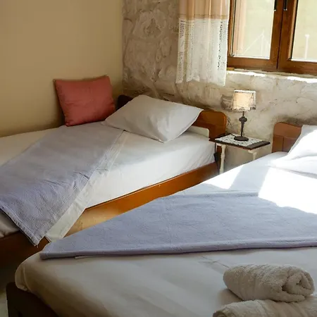 Fterini Sterna & Alletri * Agios Leon