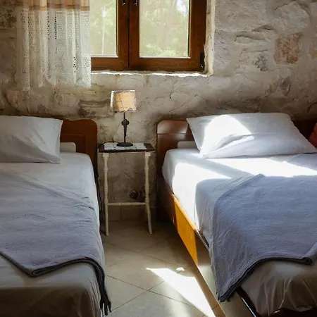 Fterini Sterna & Alletri * Agios Leon