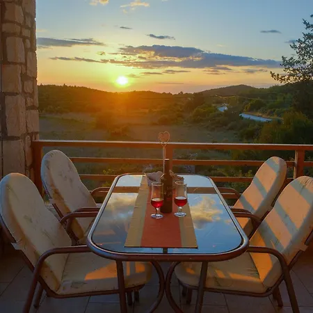 Fterini Sterna & Alletri * Agios Leon