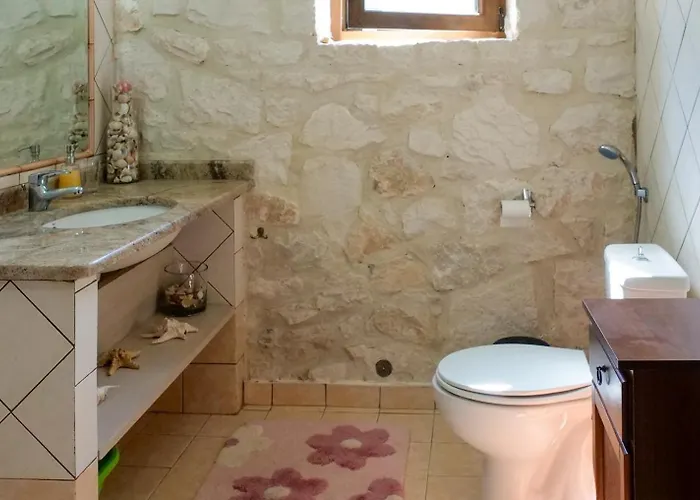 Fterini Sterna & Alletri Agios Leon