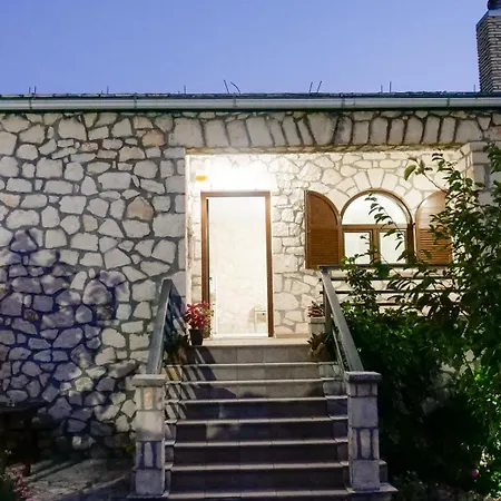 Fterini Sterna & Alletri Agios Leon