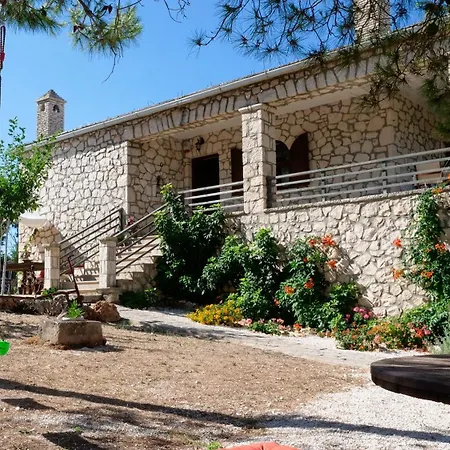 Fterini Sterna & Alletri 公寓 Agios Leon