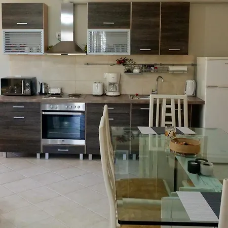 Fterini Sterna & Alletri Agios Leon