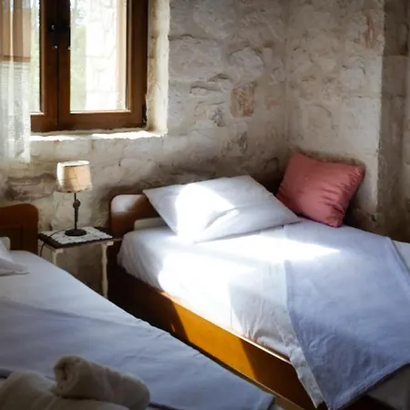 Fterini Sterna & Alletri * Agios Leon